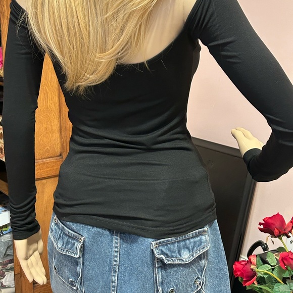 Black cold shoulder, halter top with sleeves. - Picture 2 of 6